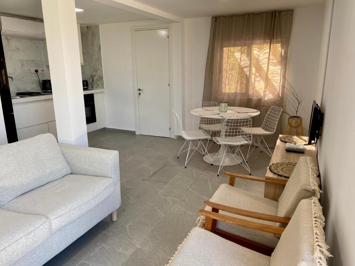 Ammos Luxury Suits And Residences Peyia Exterior foto